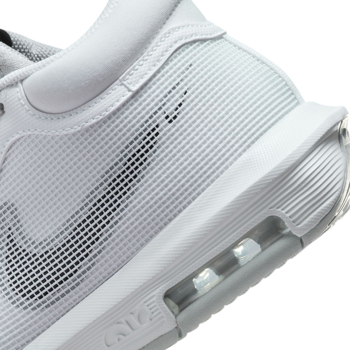 LeBron Witness 8 Basketball Shoes