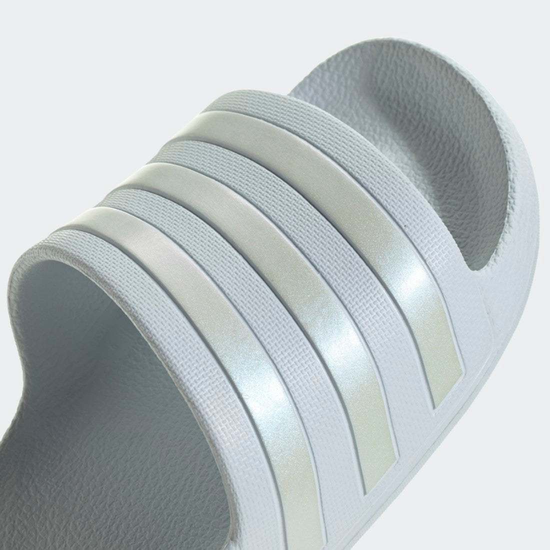 Adilette Aqua Slides