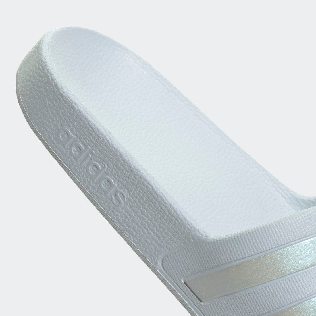 Adilette Aqua Slides